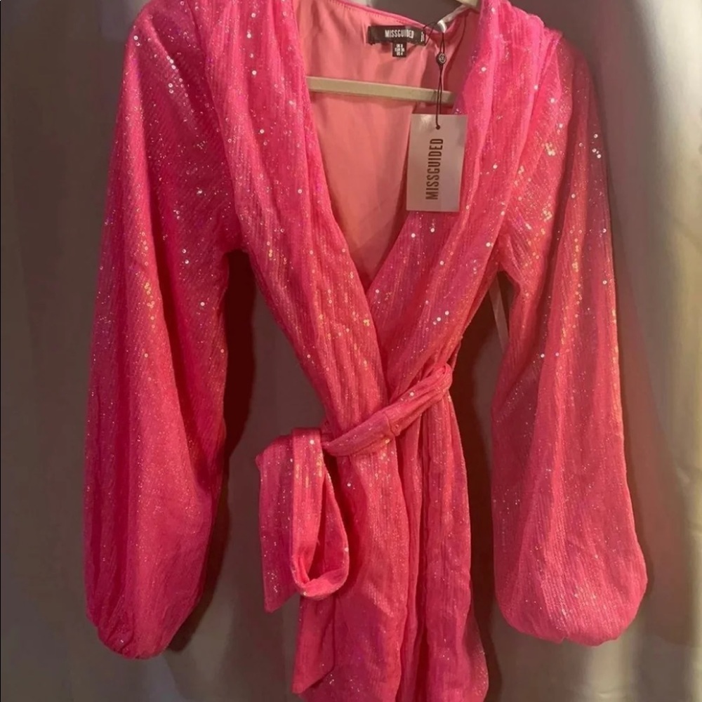 NWT!!! Never worn! Perfect condition !
Missguided US size 4!